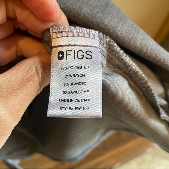 Figs Technical Collection Gray  Scrub Top Small - Picture 6 of 6